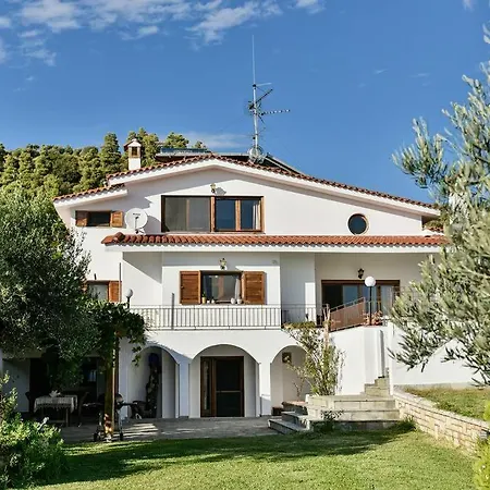 Agnanti Seafront Nea Skioni Villa *
