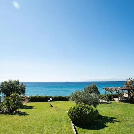 Agnanti Seafront Nea Skioni Villa